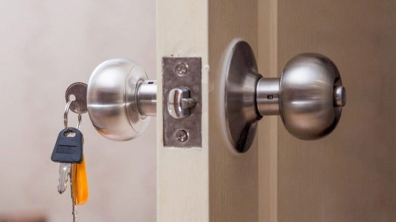 انواع قفل درب ورودی ساختمان تجاری